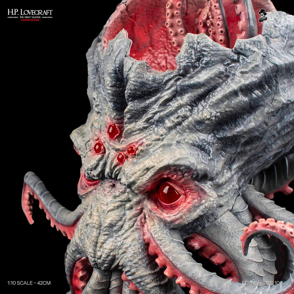 H.P. Lovecraft statue — Cthulhu horror base detail, polystone craftsmanship | Studio Everart